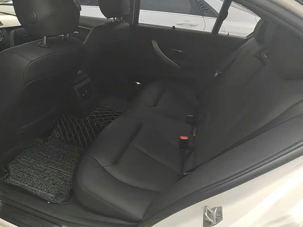 BMW 3 Series 2015 — фото 17