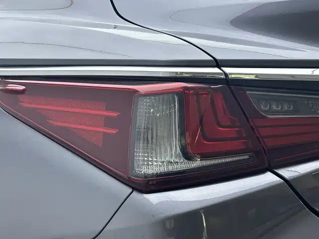 Lexus ES 2021 — фото 18