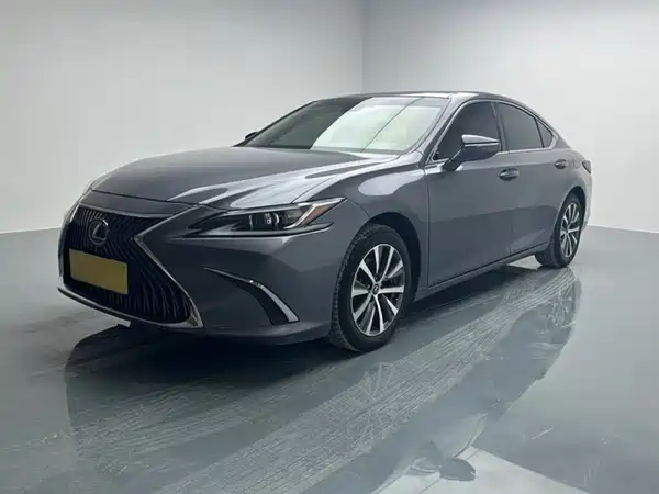Lexus ES 2021