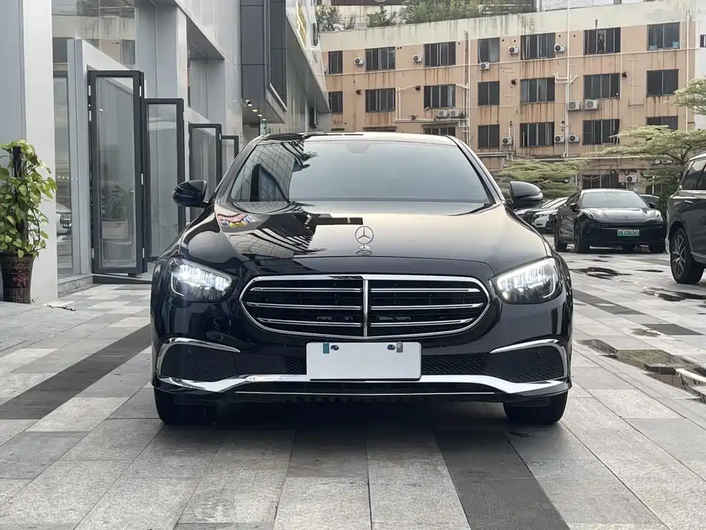 Mercedes-Benz E-Class 2023 — фото 19