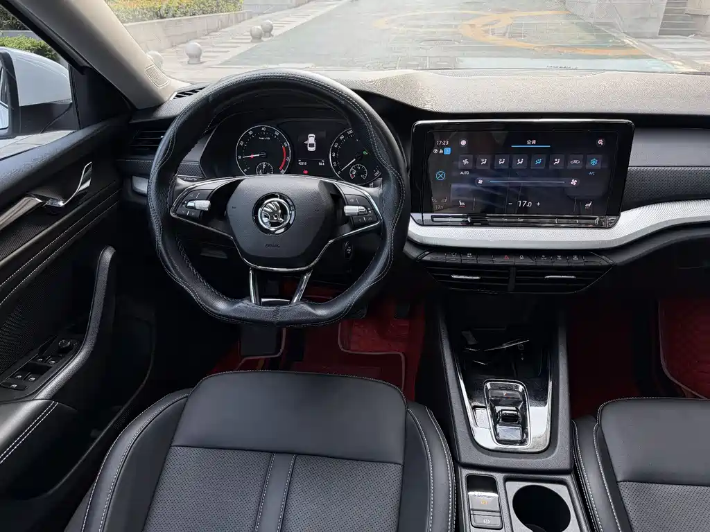 Skoda Octavia 2022 — фото 10