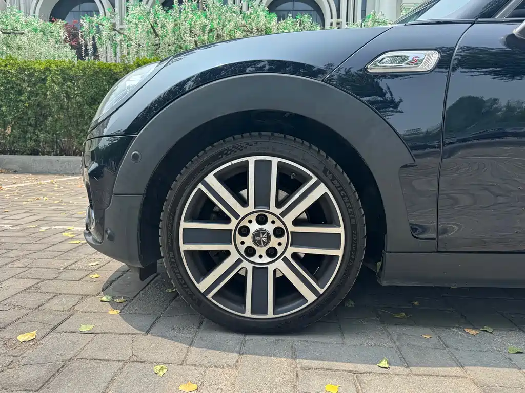 MINI Clubman 2019 — фото 11