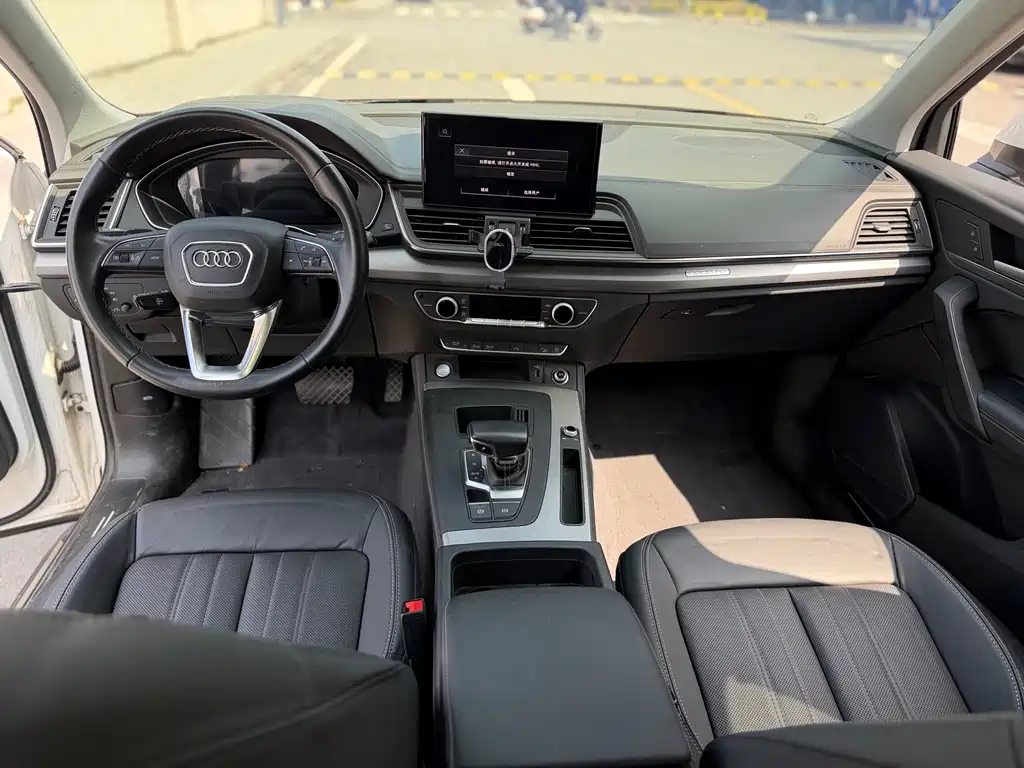 Audi Q5L 2023 — фото 12