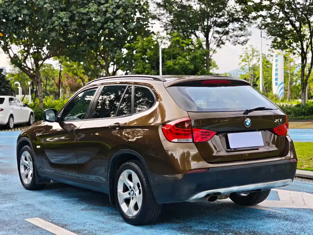 BMW X1 2012 — фото 9
