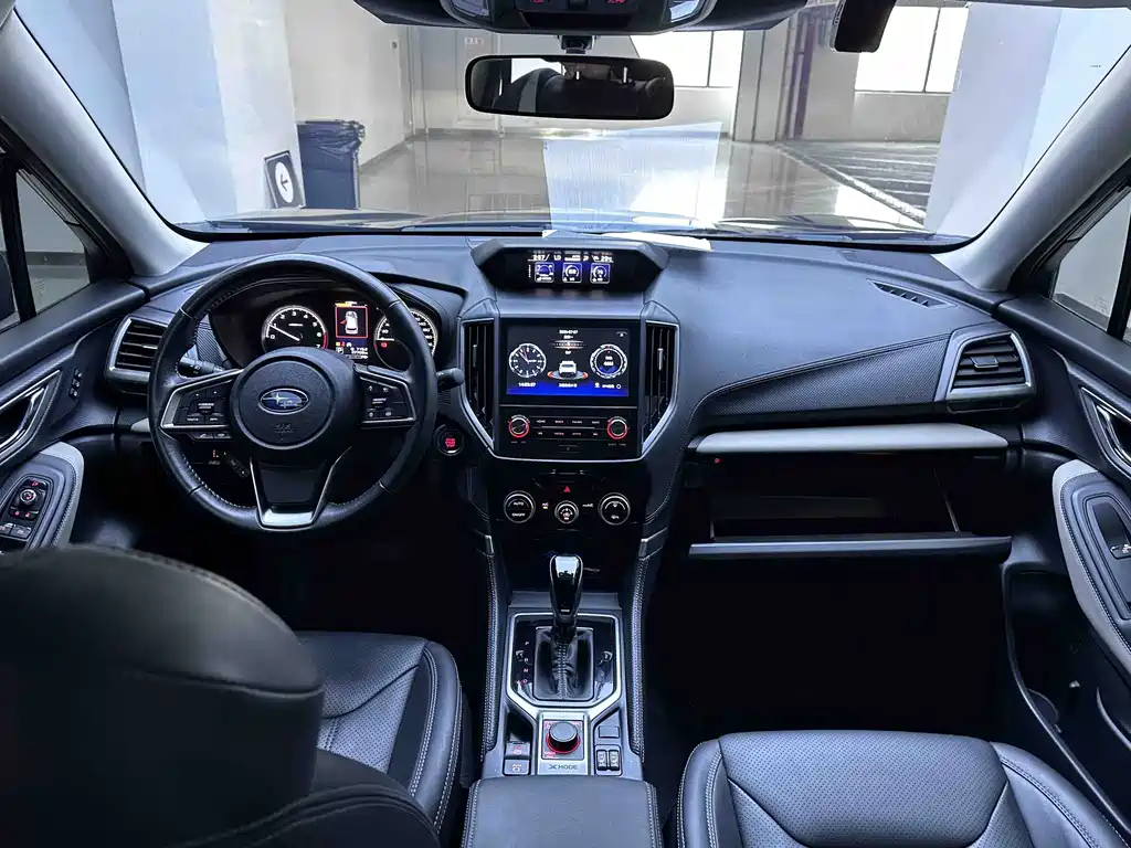 Subaru Forester 2022 — фото 8