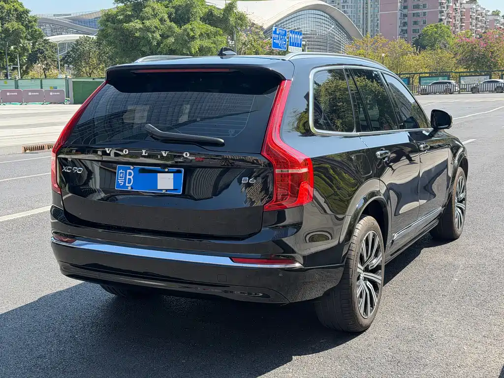 Volvo XC90 2023 — фото 15