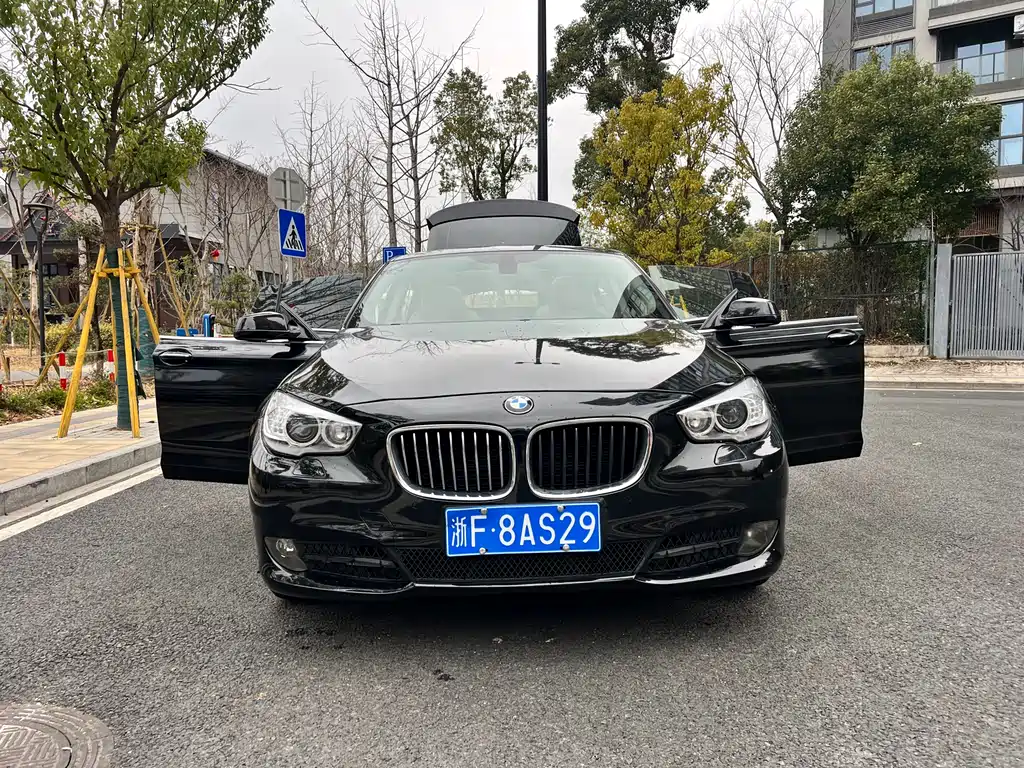 BMW 5 Series GT 2010 — фото 27