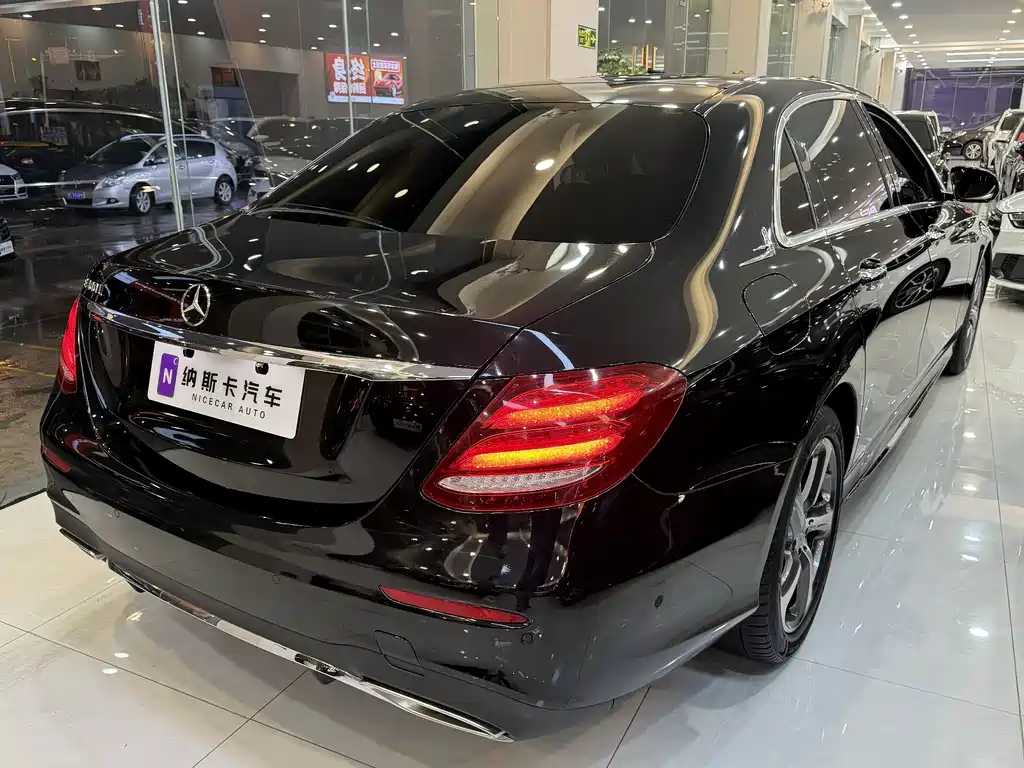 Mercedes-Benz E-Class 2019 — фото 16