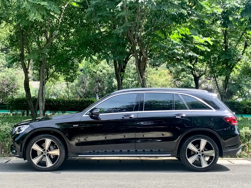 Mercedes-Benz GLC 2023