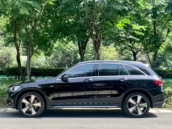 Mercedes-Benz GLC 2023