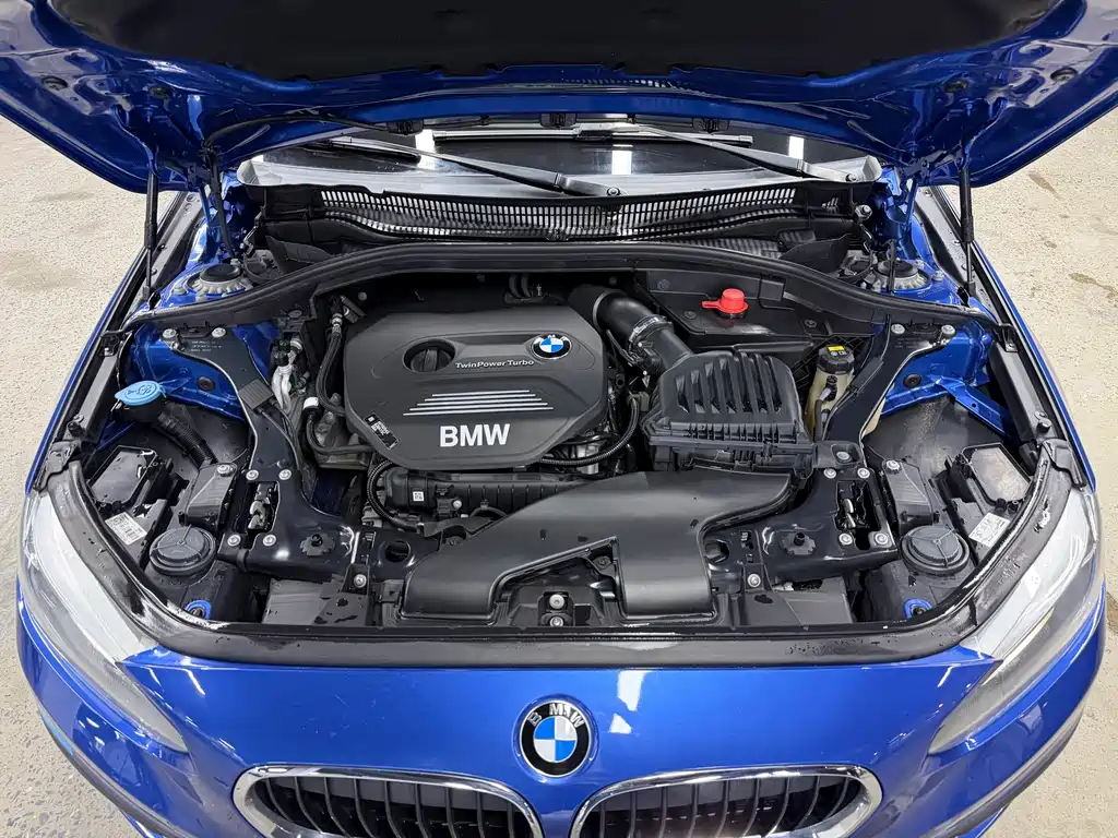 BMW 1 Series 2018 — фото 19