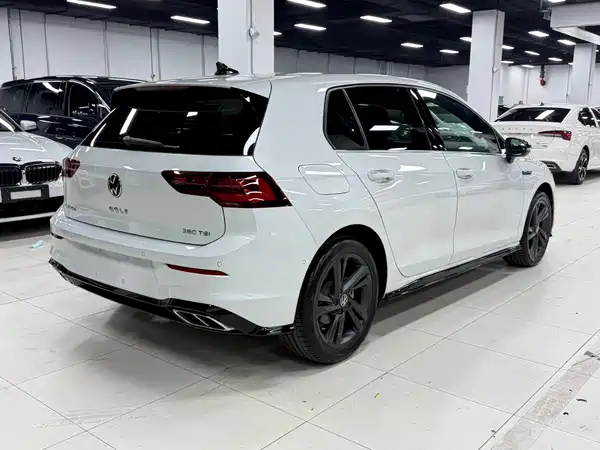 Volkswagen Golf 2021