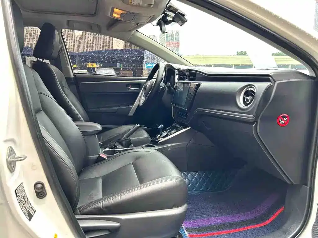 Toyota Corolla 2018 — фото 14