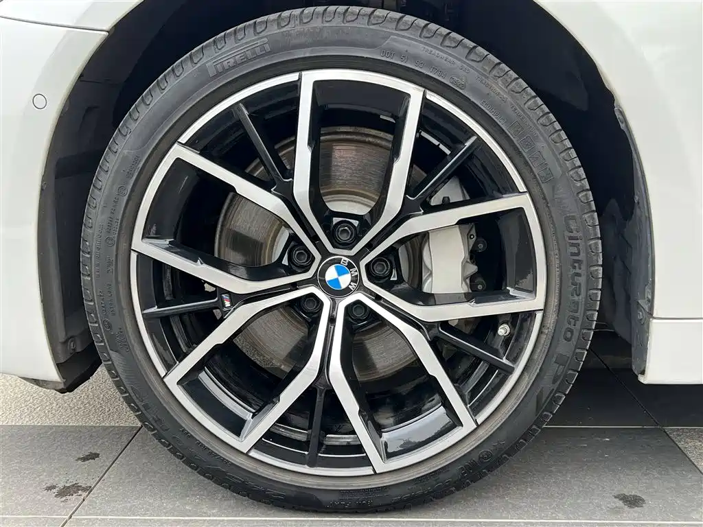 BMW 5 Series 2022 — фото 11