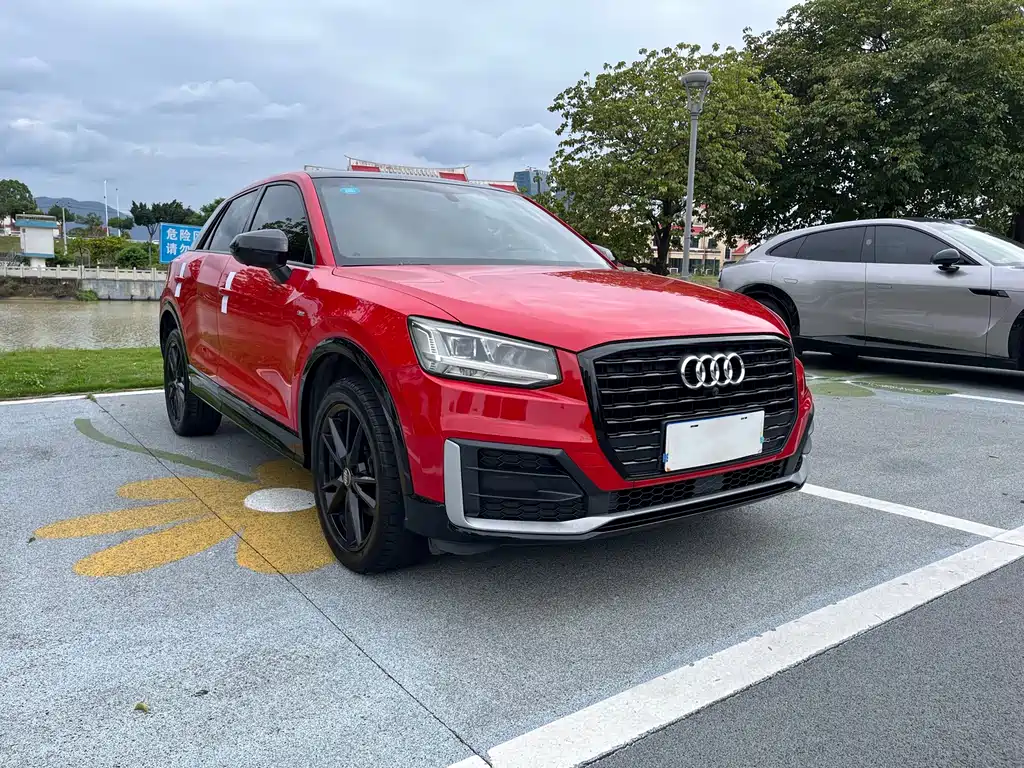 Audi Q2L 2020 — фото 3