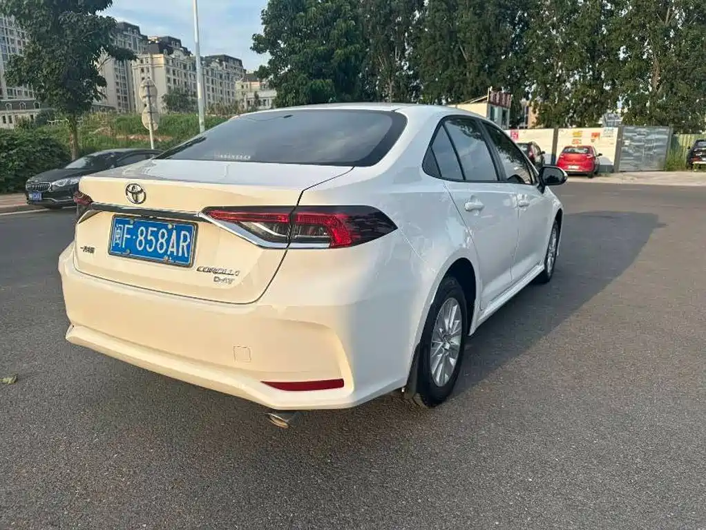 Toyota Corolla 2022 — фото 10