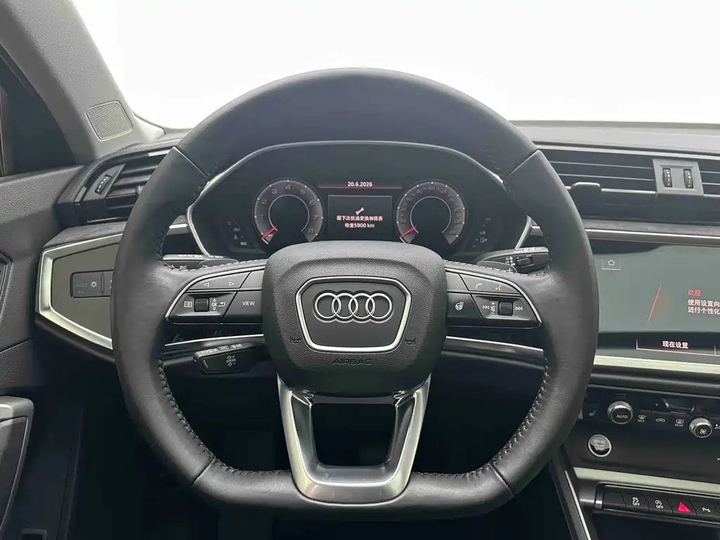 Audi Q3 2021 — фото 18