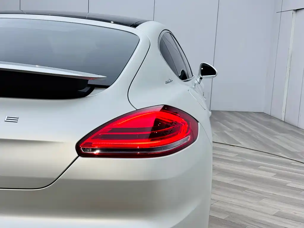 Porsche Panamera 2015 — фото 29