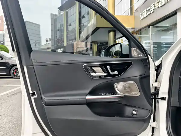 Mercedes-Benz C-Class 2022