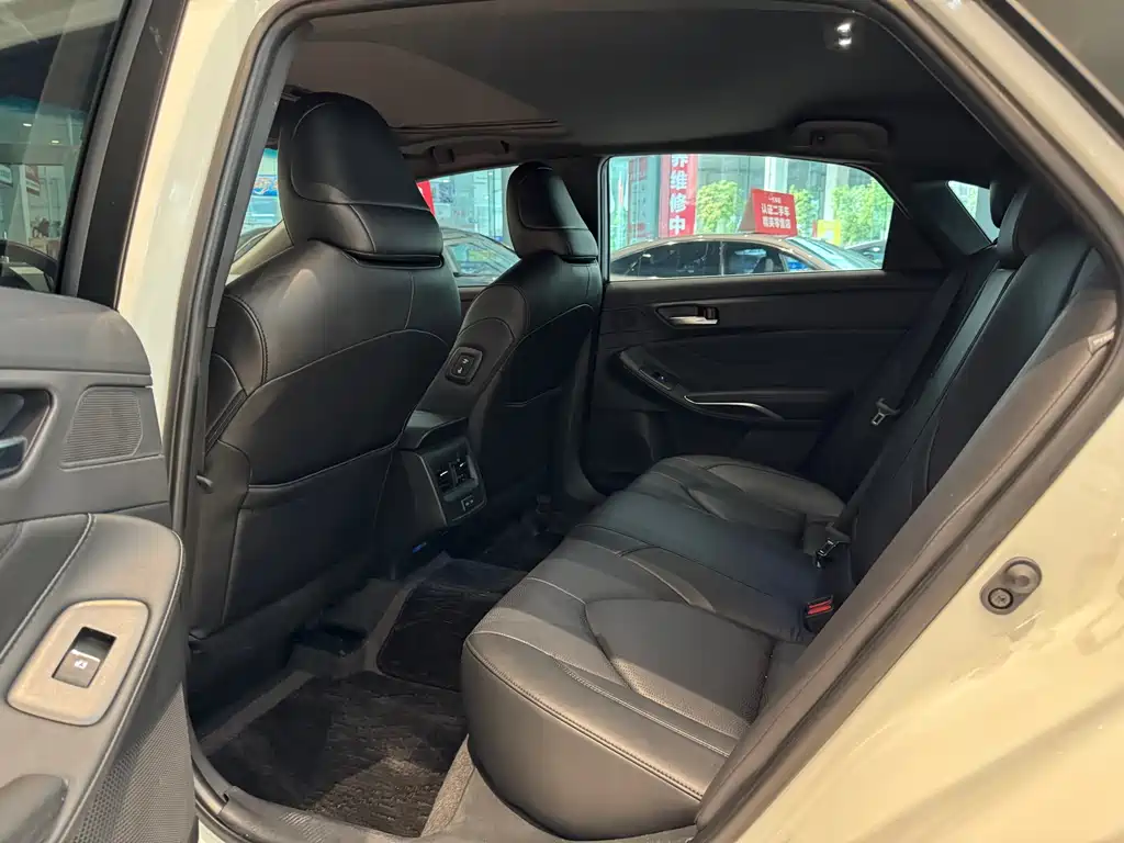 Toyota Avalon 2023 — фото 10