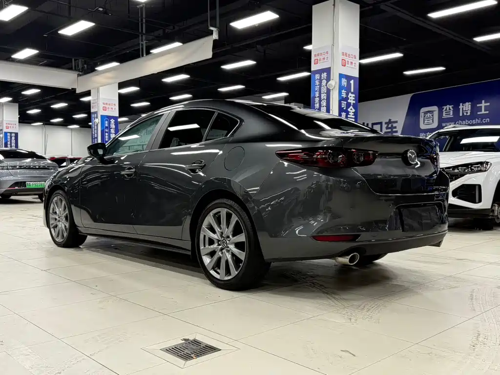 Mazda 3 Axela 2022