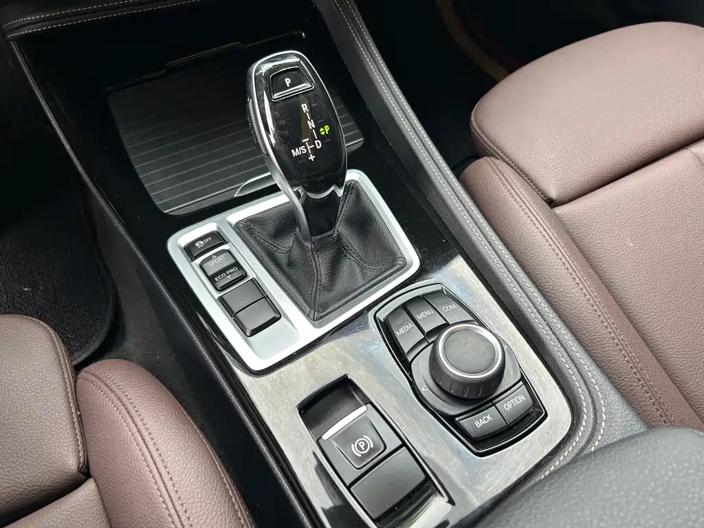 BMW 1 Series 2020 — фото 17