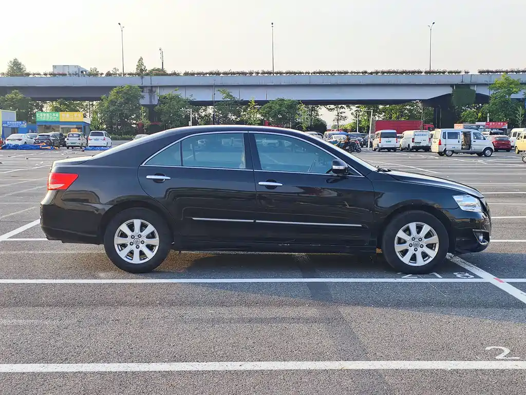 Toyota Camry 2008 — фото 4