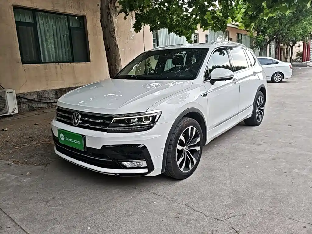 Volkswagen Tiguan L 2020 — фото 1