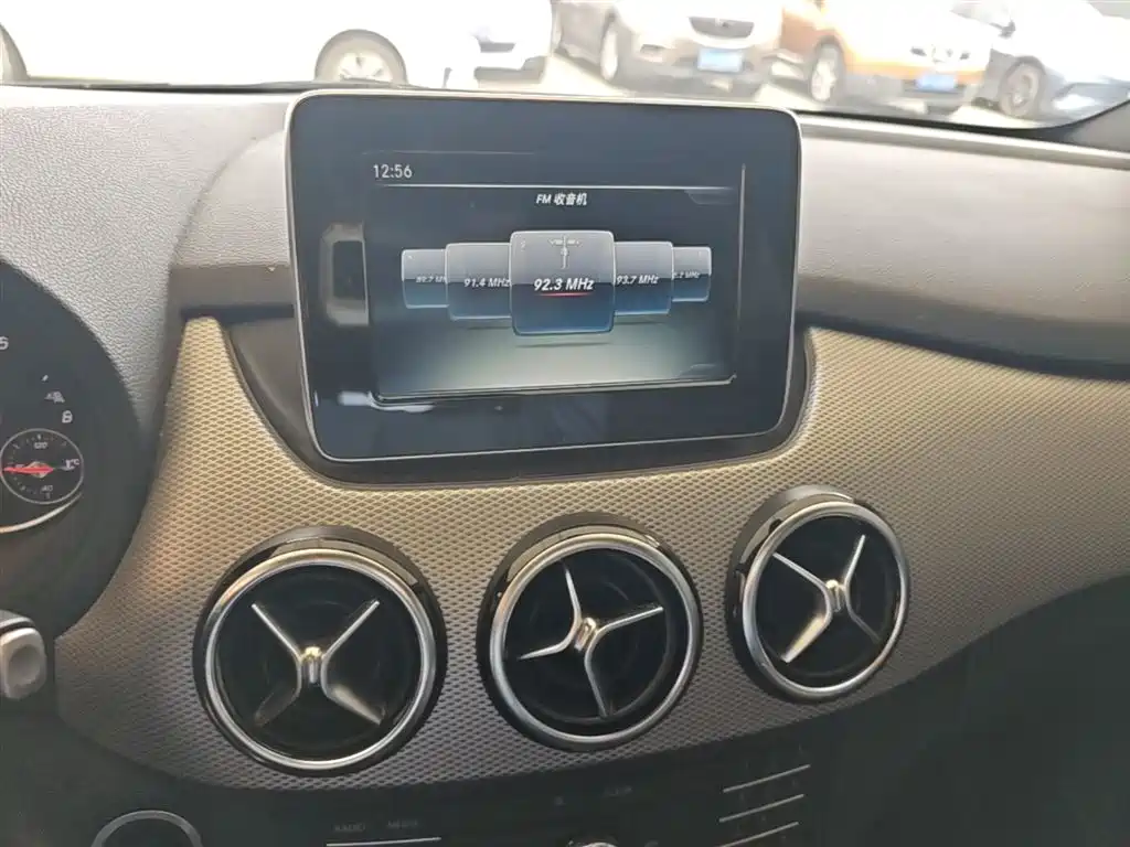 Mercedes-Benz B-Class 2015 — фото 13