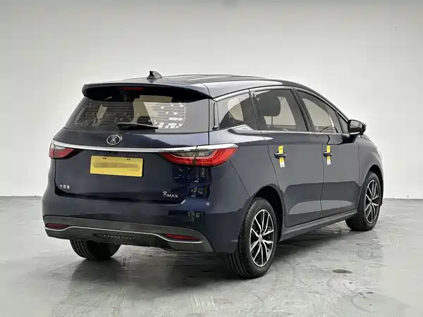BYD Song MAX 2017