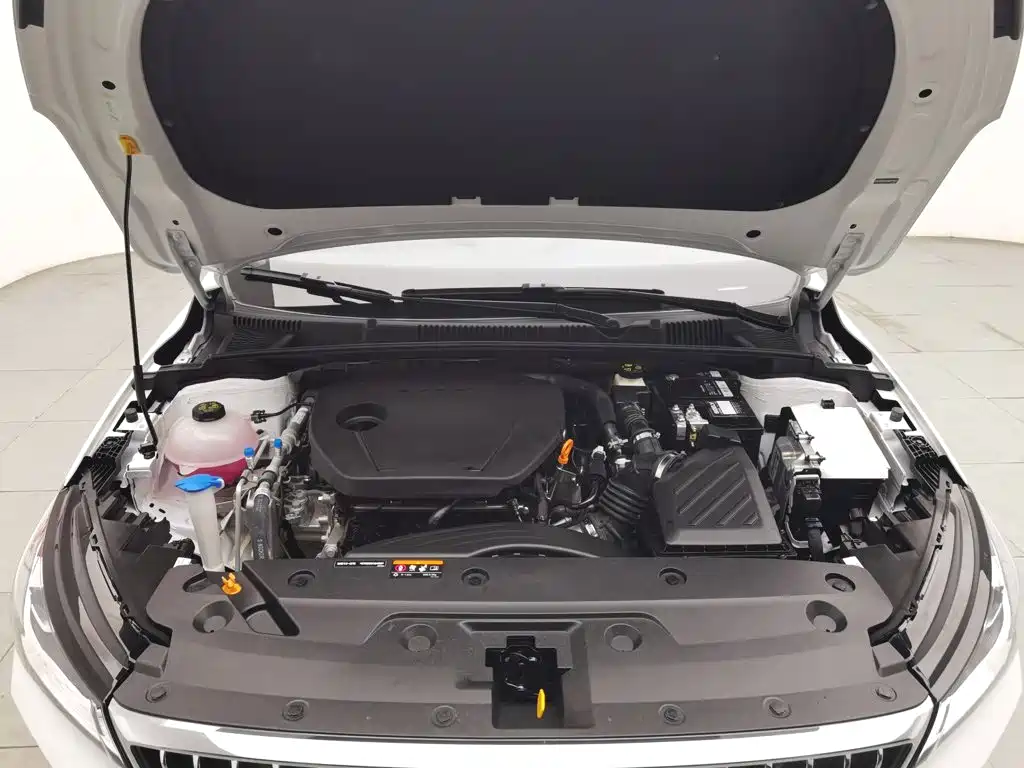 Geely Emgrand 2025