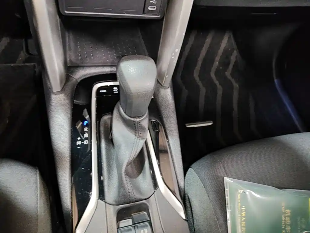 Toyota Corolla Cross 2023 — фото 10