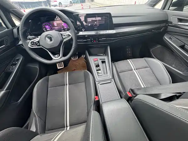 Volkswagen Golf 2023