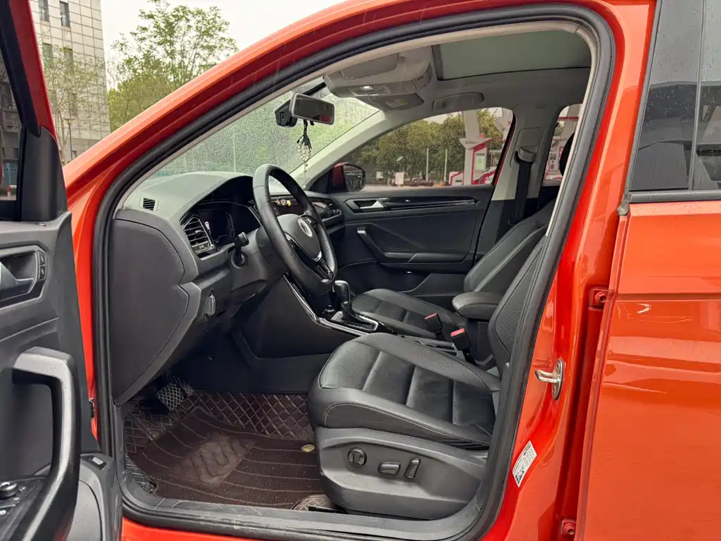 Volkswagen T-Roc 2020 — фото 11