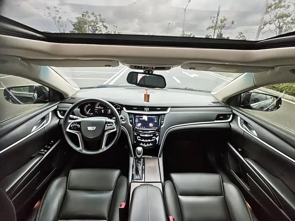 Cadillac XTS 2018 — фото 10