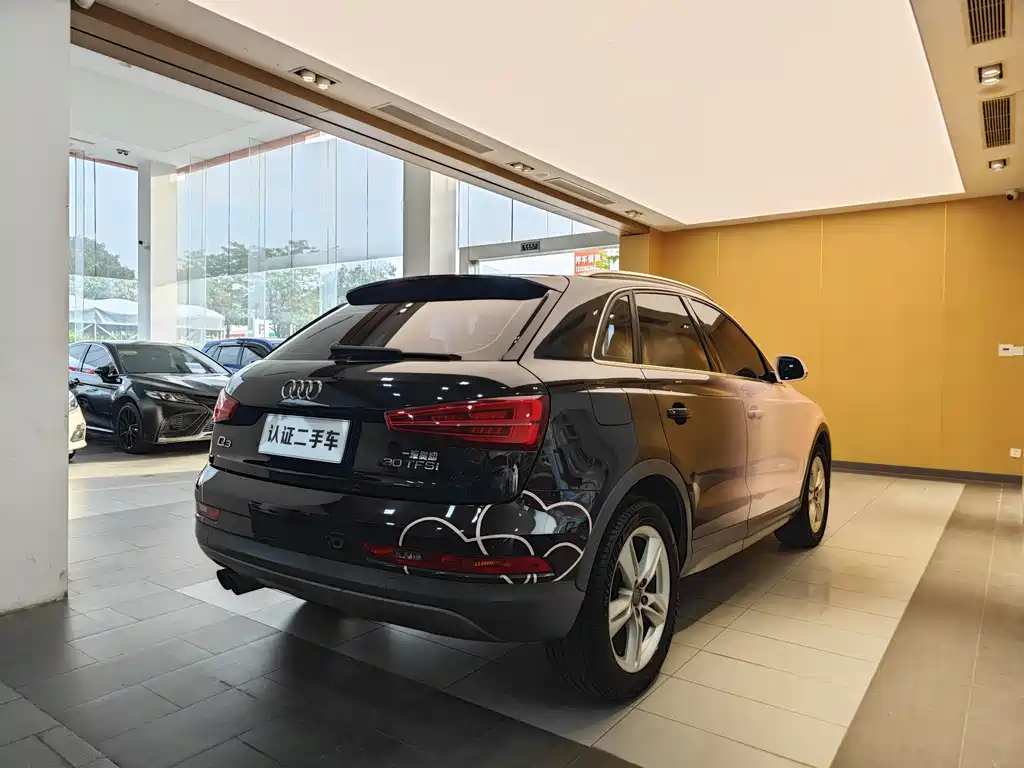 Audi Q3 2019 — фото 31