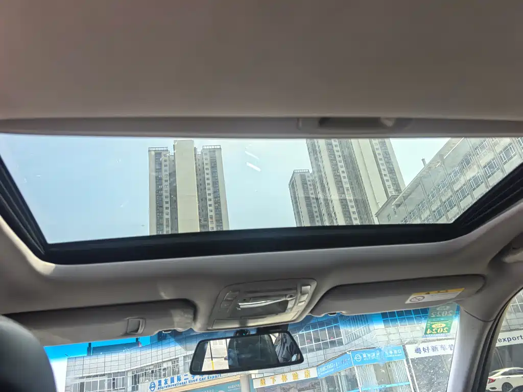 Toyota Crown 2016 — фото 14