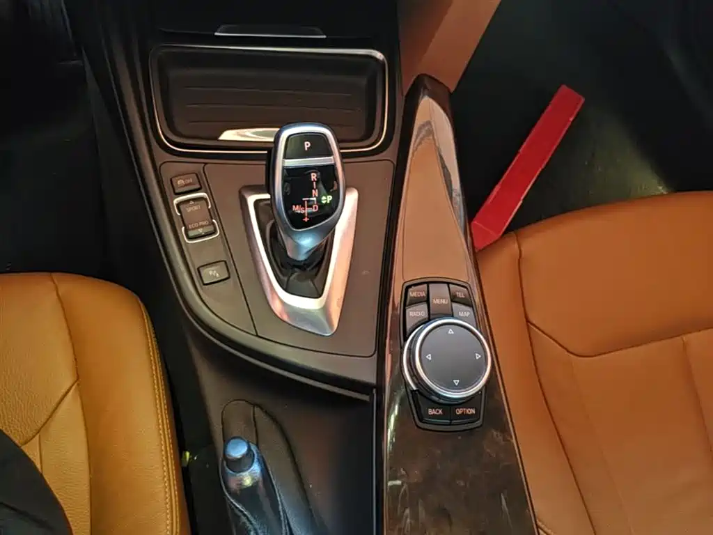 BMW 3 Series 2015 — фото 14