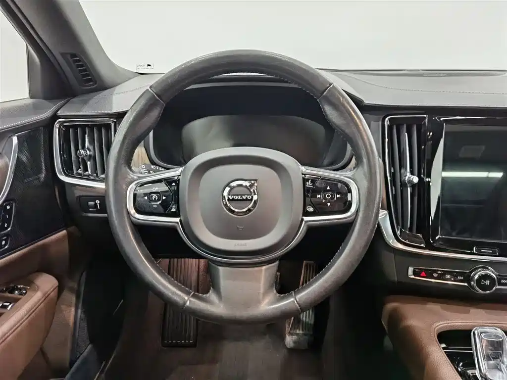 Volvo S90 2021 — фото 11