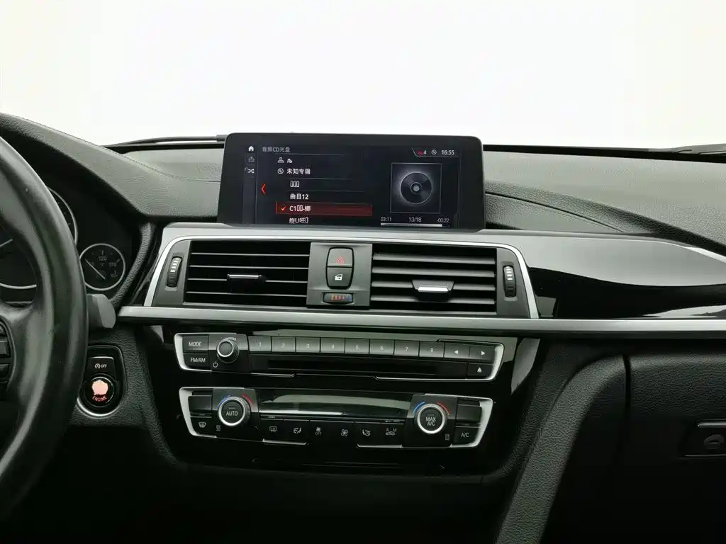 BMW 3 Series 2019 — фото 12