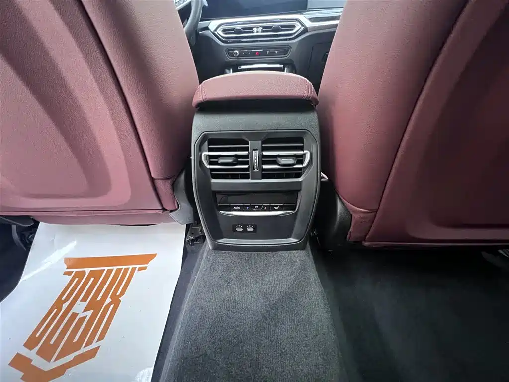 BMW 3 Series 2023 — фото 16