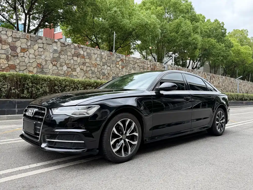 Audi A6L 2018 — фото 1