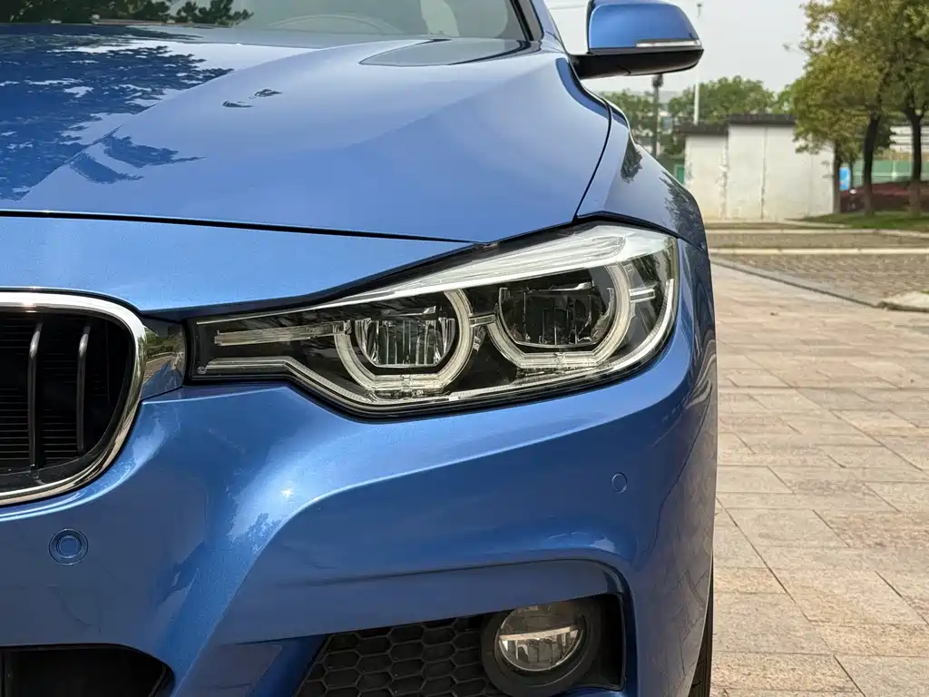 BMW 3 Series 2018 — фото 16