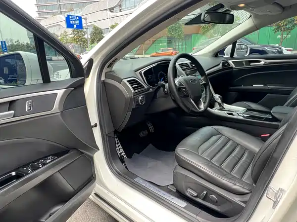 Ford Mondeo 2013