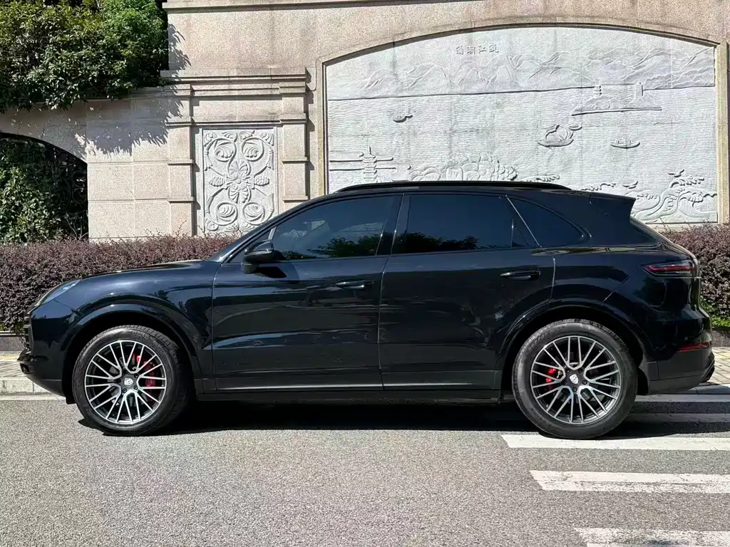 Porsche Cayenne 2019 — фото 3