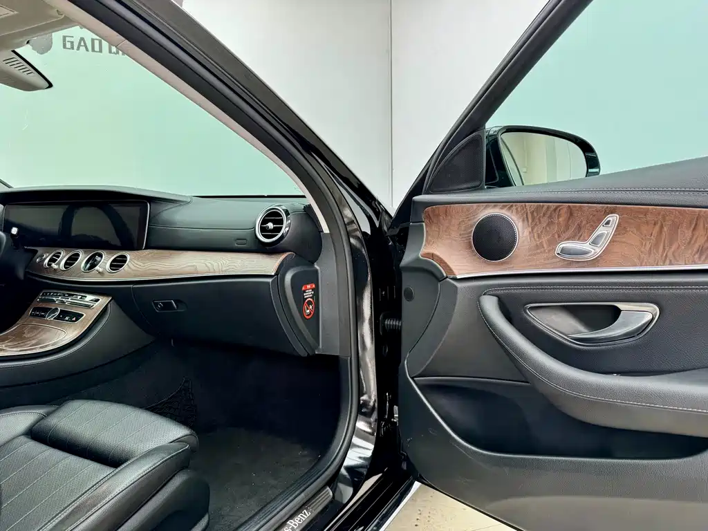 Mercedes-Benz E-Class 2019 — фото 13