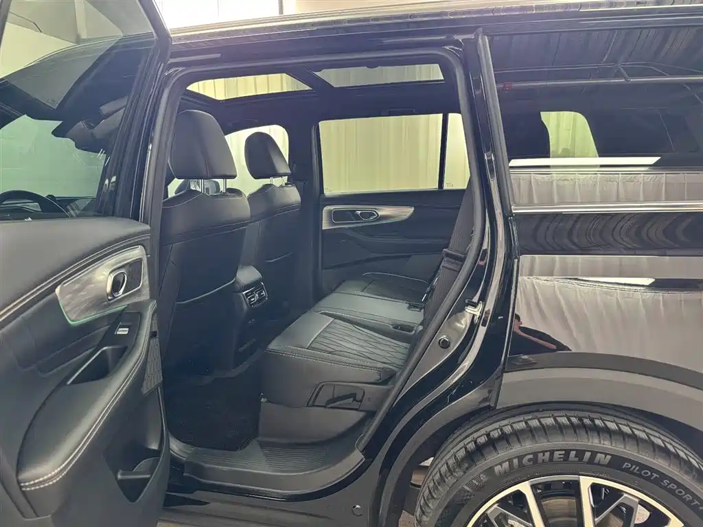 GAC Motor Trumpchi GS8 2025 — фото 13