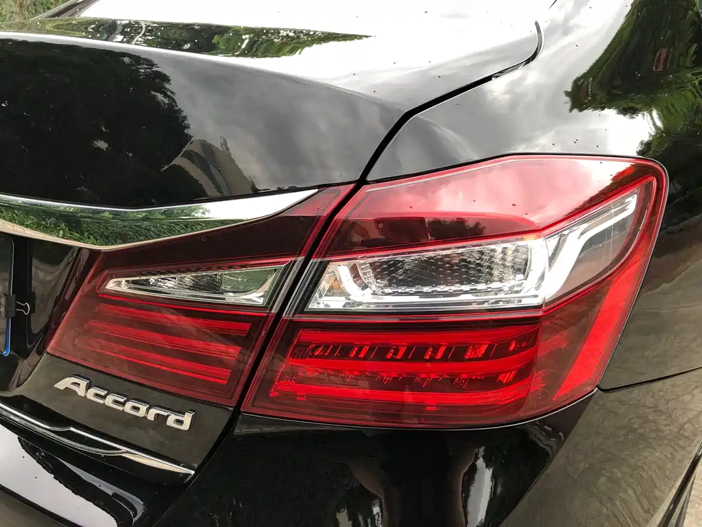 Honda Accord 2018 — фото 24
