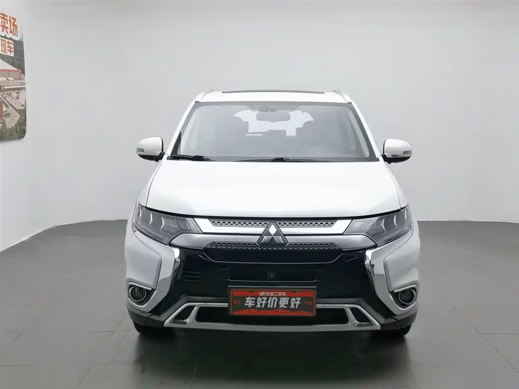 Mitsubishi Outlander 2020 — фото 3