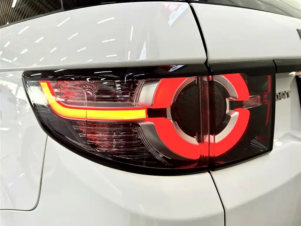 Land Rover Discovery Sport 2020 — фото 10
